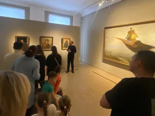 В Нижегородском художественном музее в День защитника Отечества прошла экскурсия для участников СВО и членов их семей